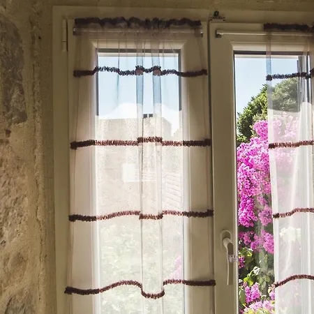 Sir George Luxury Split