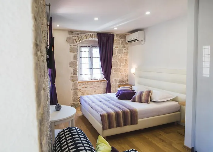 Sir George Luxury Split