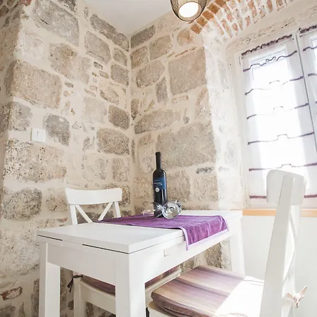 Sir George Luxury * スプリト