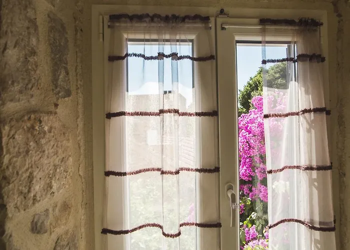 Sir George Luxury Σπλιτ